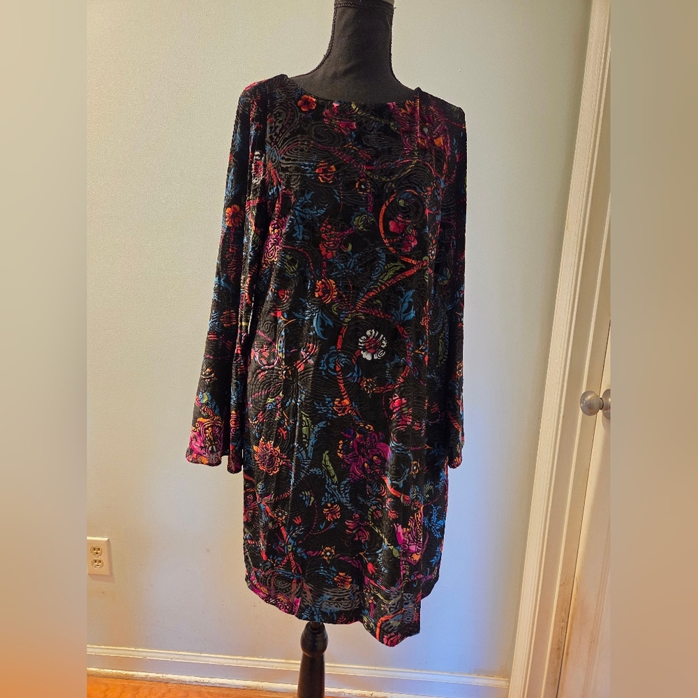 ECI Black Floral Long Sleeve Dress